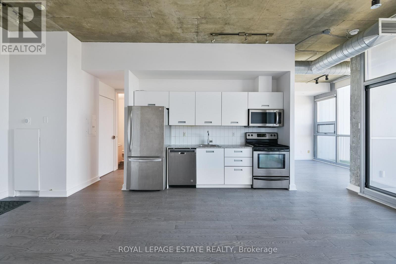 1002 - 60 Bathurst Street, Toronto, Ontario  M5V 2P4 - Photo 5 - C13489404