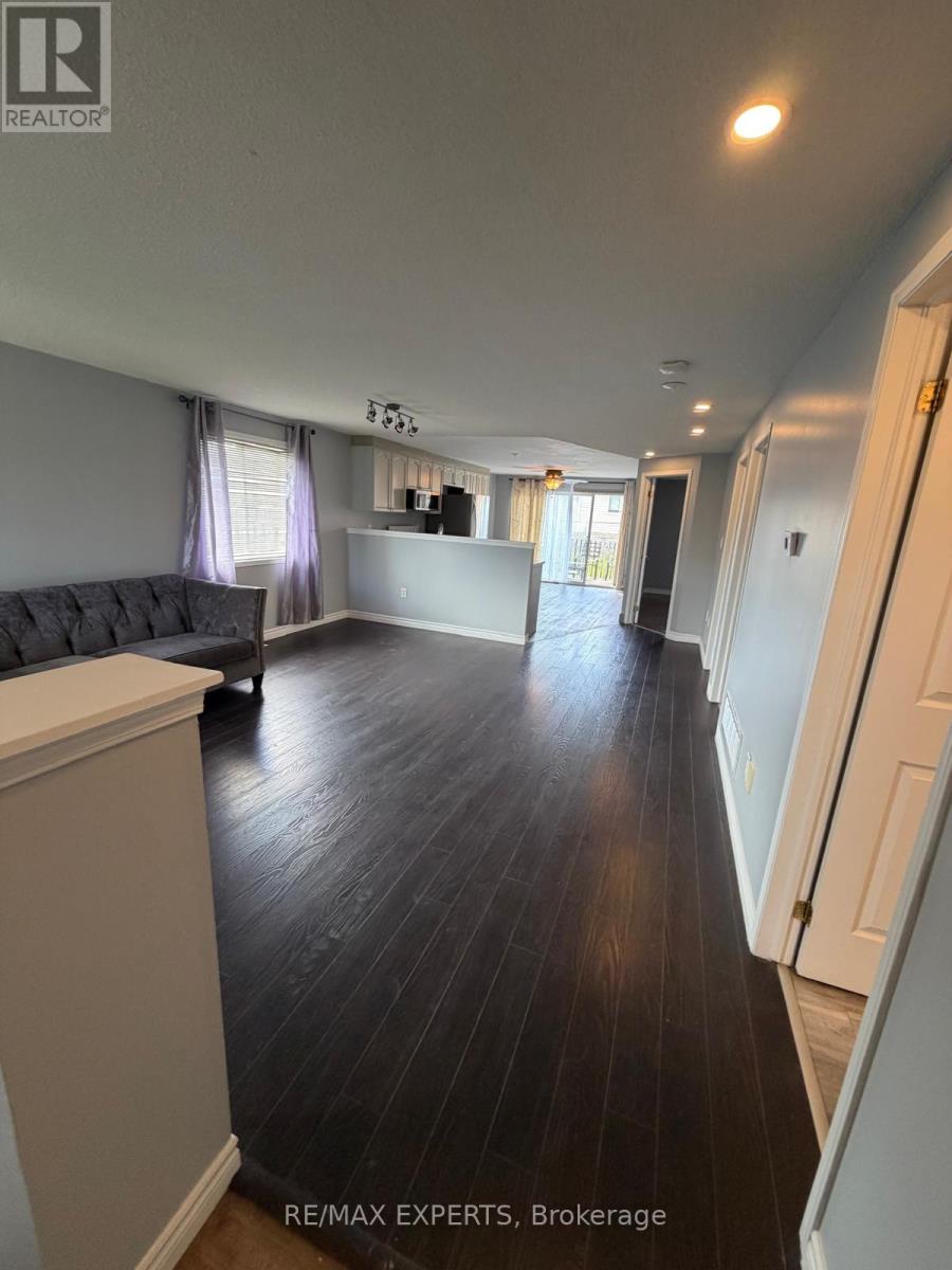 Upper - 4 Ambler Byway, Barrie, Ontario  L4M 7A4 - Photo 2 - S13492770