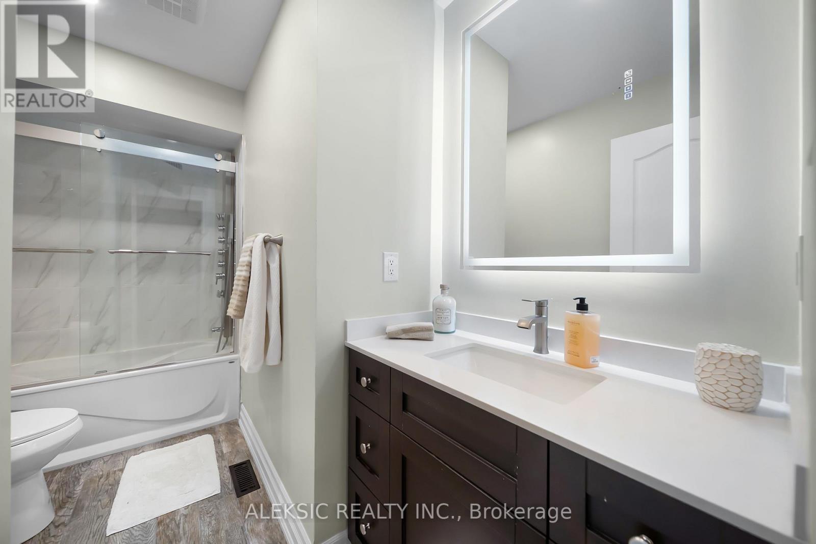 33 Hillpath Crescent, Brampton, Ontario  L6Z 4T7 - Photo 24 - W13468796