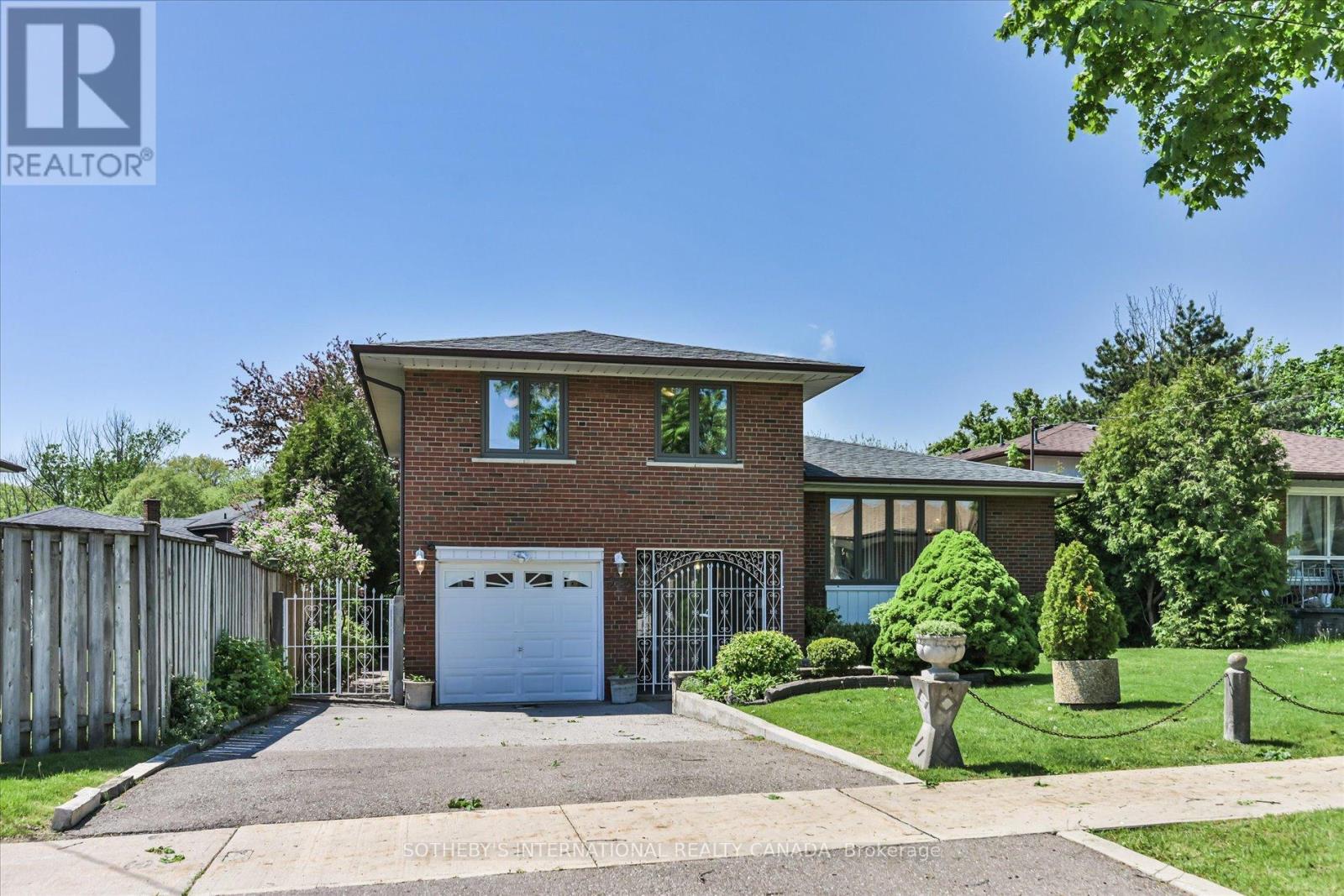 283 DERRYDOWN ROAD, Toronto, Ontario