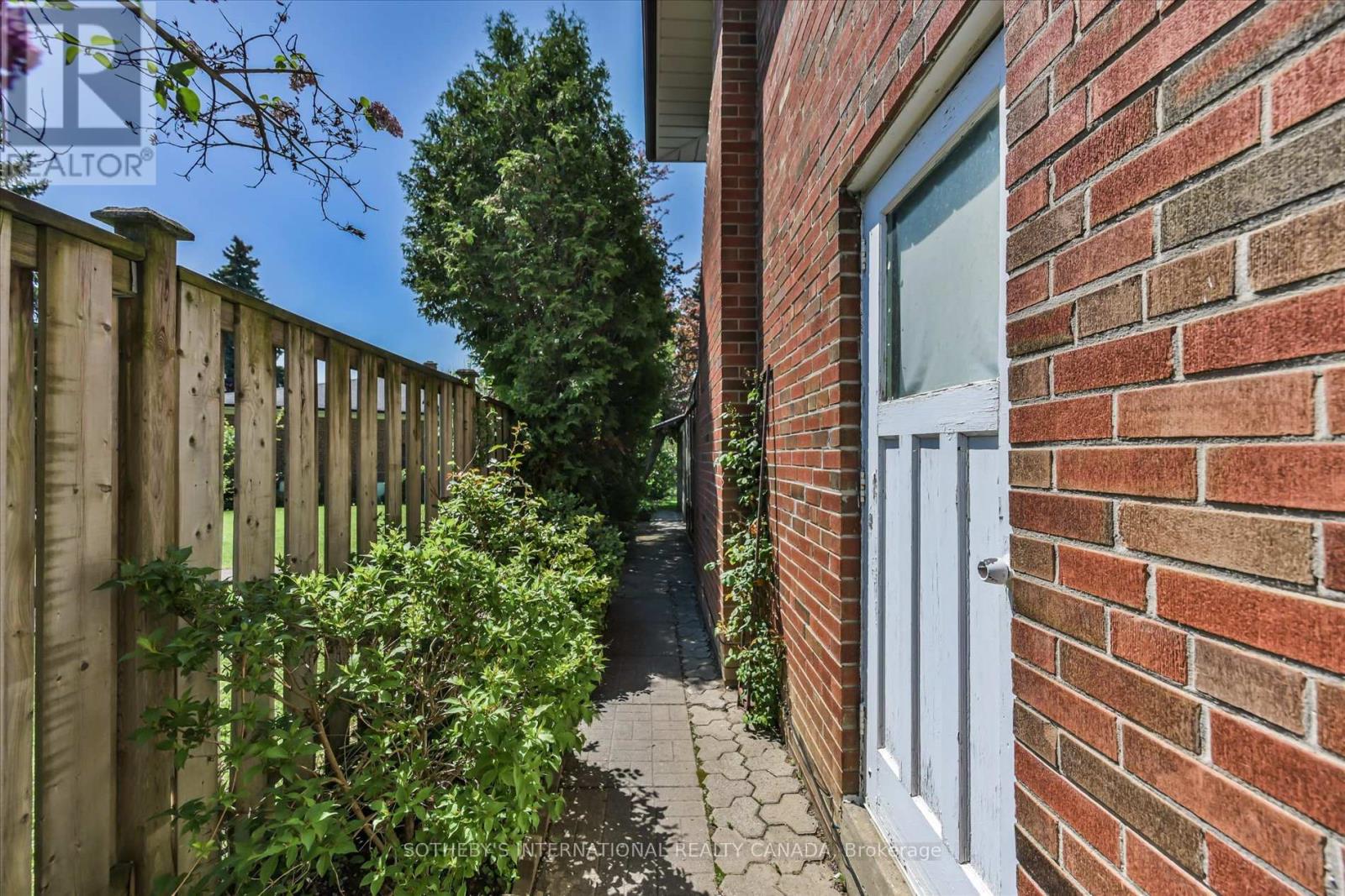 283 Derrydown Road, Toronto, Ontario  M3J 1S2 - Photo 35 - W13492838