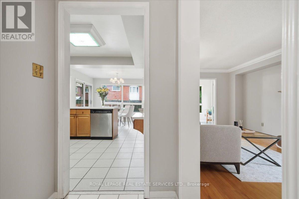 2148 Grosvenor Street, Oakville, Ontario  L6H 5L2 - Photo 18 - W13492954