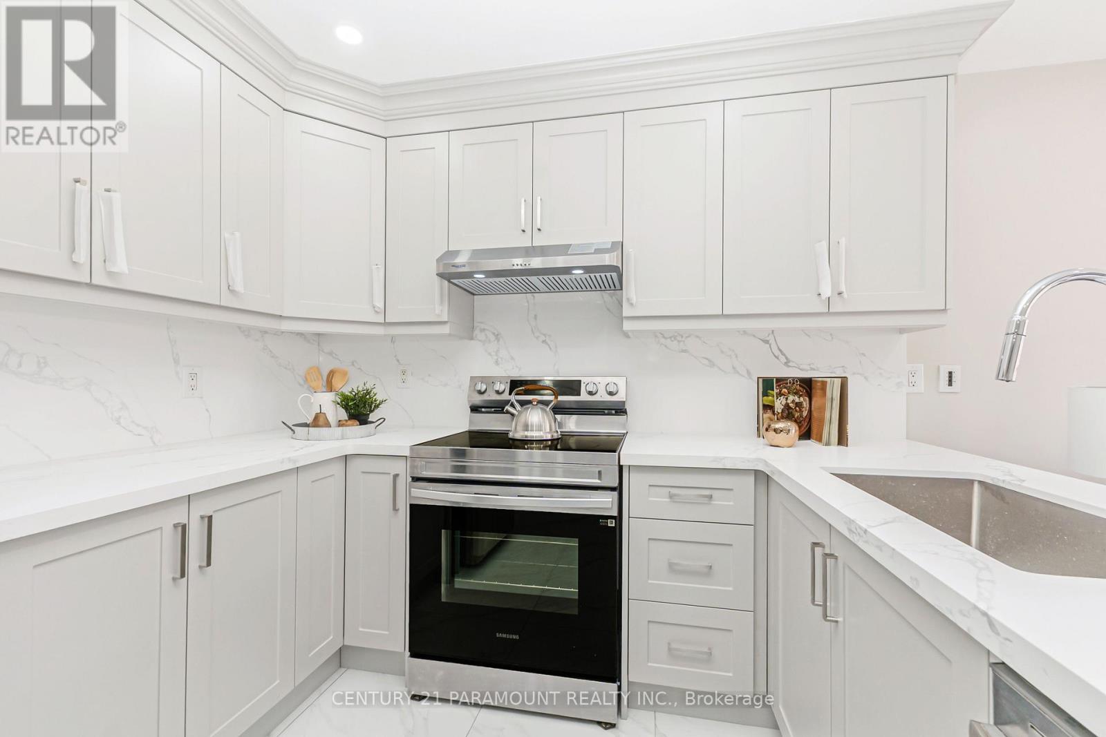 641 Macbeth Heights, Mississauga, Ontario  L5W 1E5 - Photo 15 - W13492962
