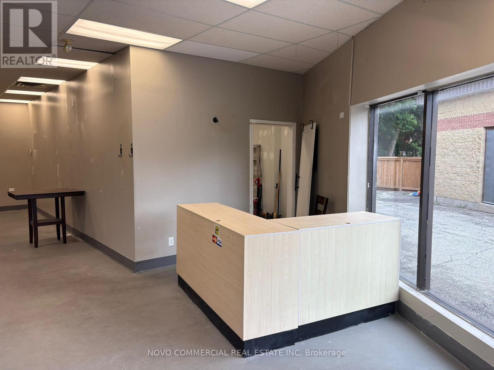 4 - 665 Plains Road E, Burlington, Ontario  L7T 2E8 - Photo 3 - W13493050