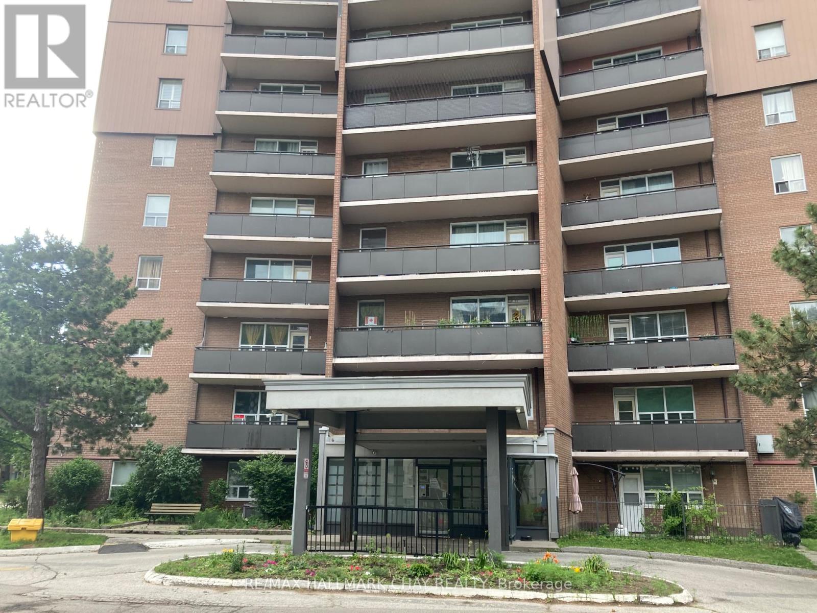 604 - 3065 Queen Frederica Drive, Mississauga, Ontario  L4Y 3A3 - Photo 1 - W13493052