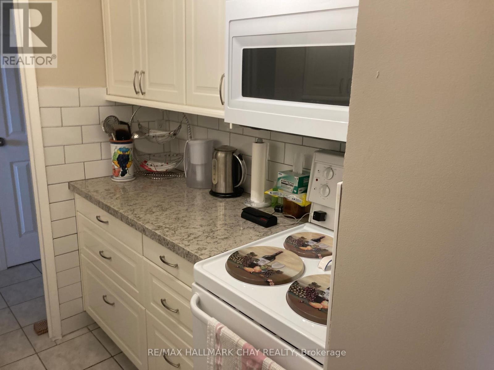 604 - 3065 Queen Frederica Drive, Mississauga, Ontario  L4Y 3A3 - Photo 5 - W13493052
