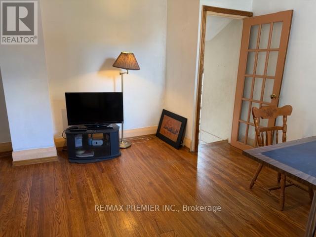66 Lambton Avenue, Toronto, Ontario  M6N 2S1 - Photo 8 - W13493152