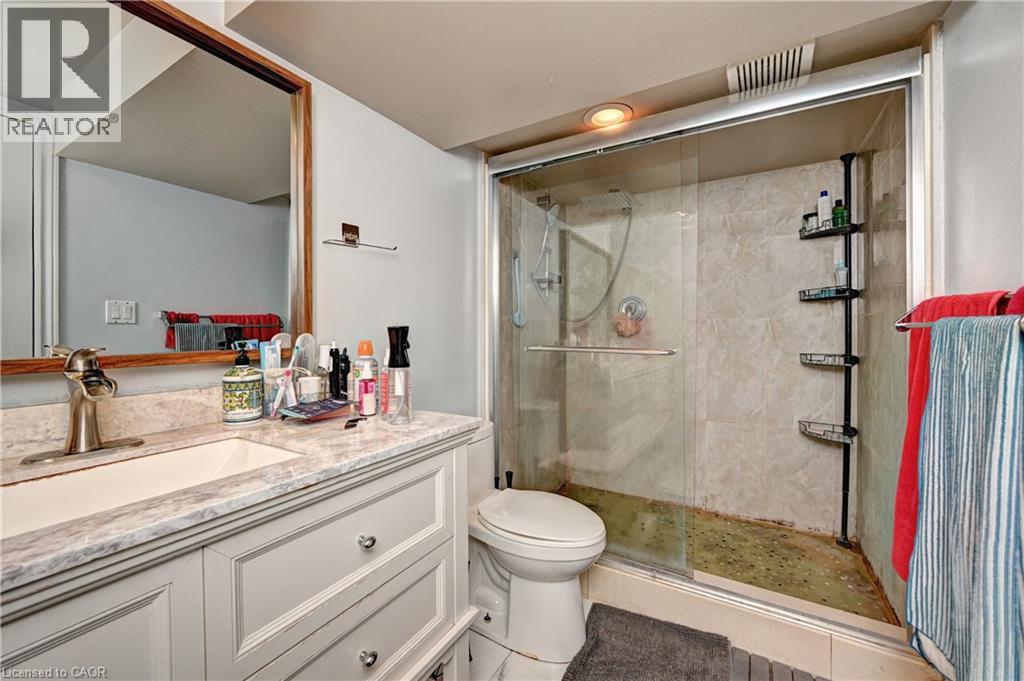 525 Fallingbrook Drive, Waterloo, Ontario  N2L 4N2 - Photo 7 - 40836577