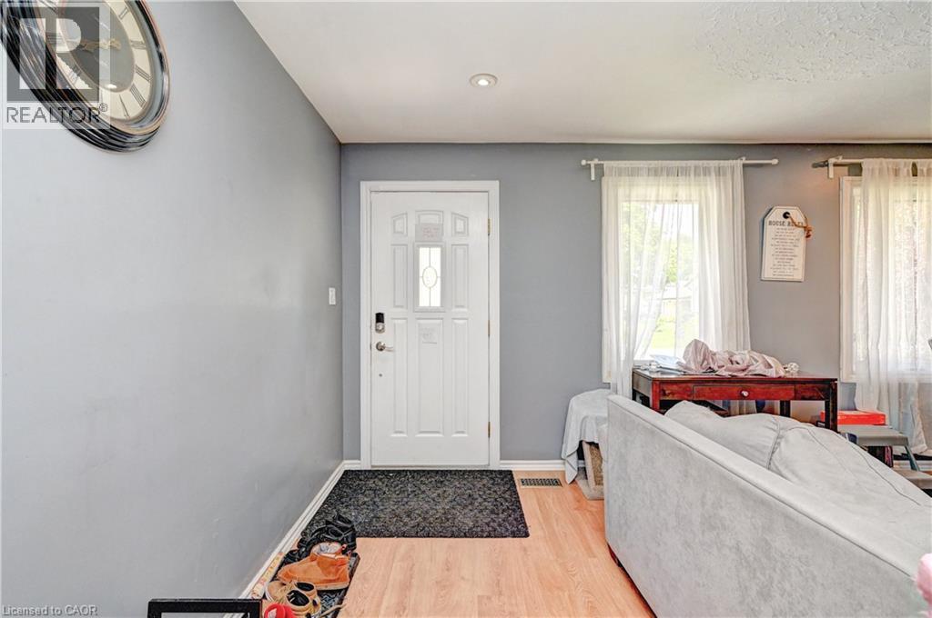 525 Fallingbrook Drive, Waterloo, Ontario  N2L 4N2 - Photo 8 - 40836577