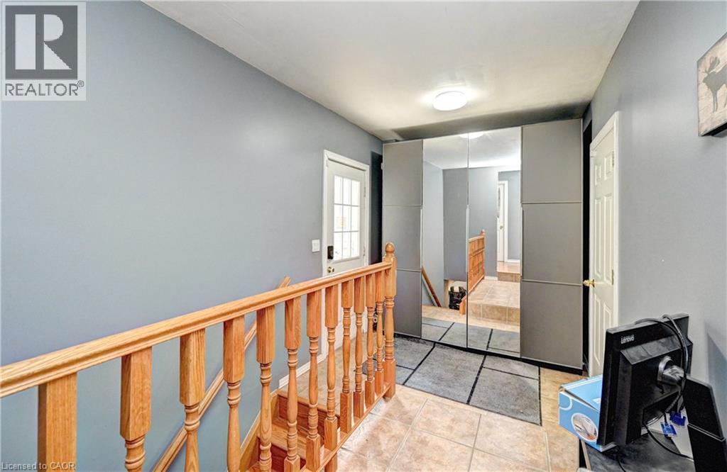 525 Fallingbrook Drive, Waterloo, Ontario  N2L 4N2 - Photo 9 - 40836577