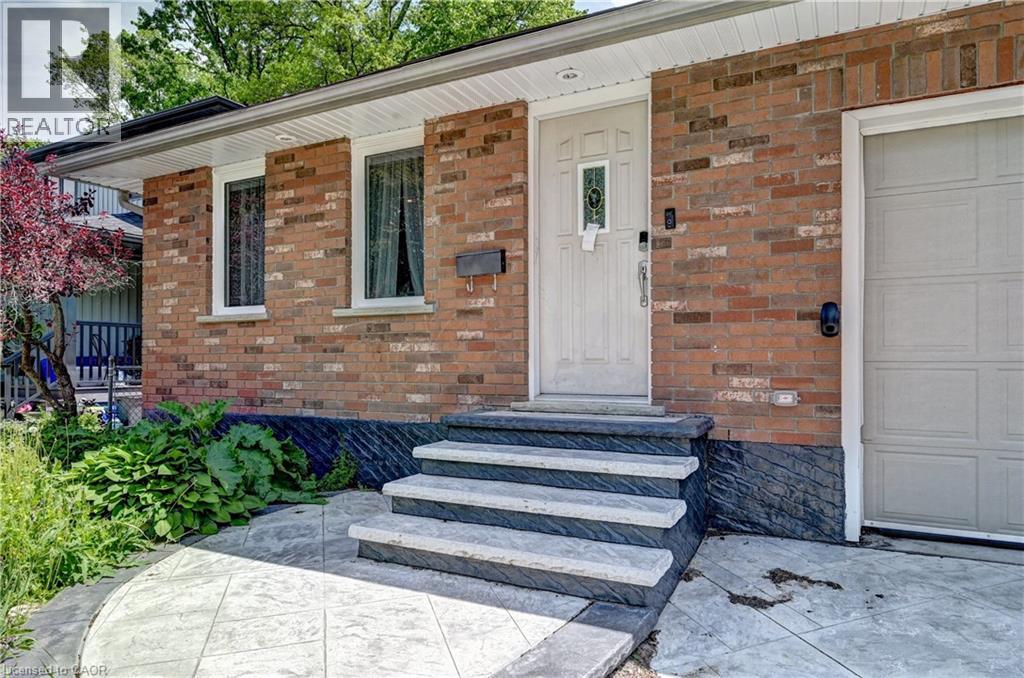 525 Fallingbrook Drive, Waterloo, Ontario  N2L 4N2 - Photo 10 - 40836577