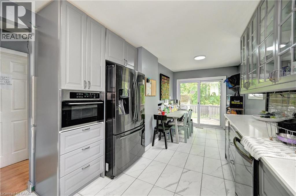 525 Fallingbrook Drive, Waterloo, Ontario  N2L 4N2 - Photo 14 - 40836577