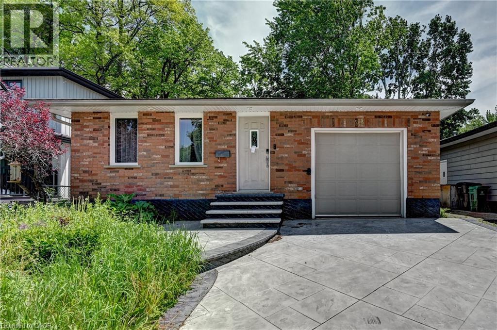 525 Fallingbrook Drive, Waterloo, Ontario  N2L 4N2 - Photo 6 - 40836577