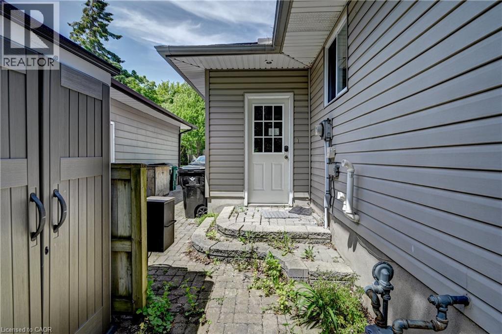 525 Fallingbrook Drive, Waterloo, Ontario  N2L 4N2 - Photo 28 - 40836577