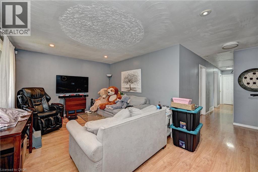 525 Fallingbrook Drive, Waterloo, Ontario  N2L 4N2 - Photo 12 - 40836577