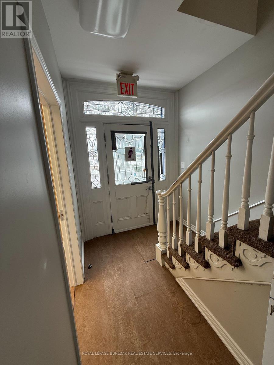 446 Plains Road E, Burlington, Ontario  L7T 2E1 - Photo 6 - W12821914