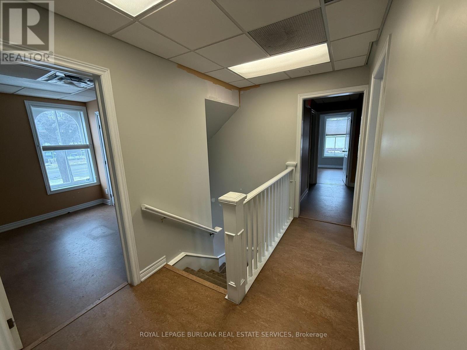 446 Plains Road E, Burlington, Ontario  L7T 2E1 - Photo 17 - W12821914