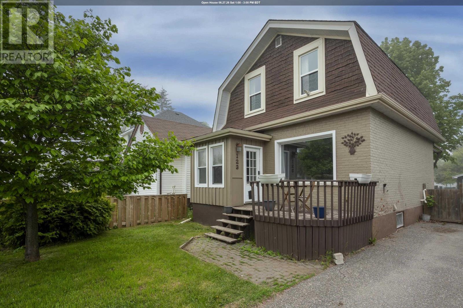 123 FRANCIS ST W, THUNDER BAY, Ontario