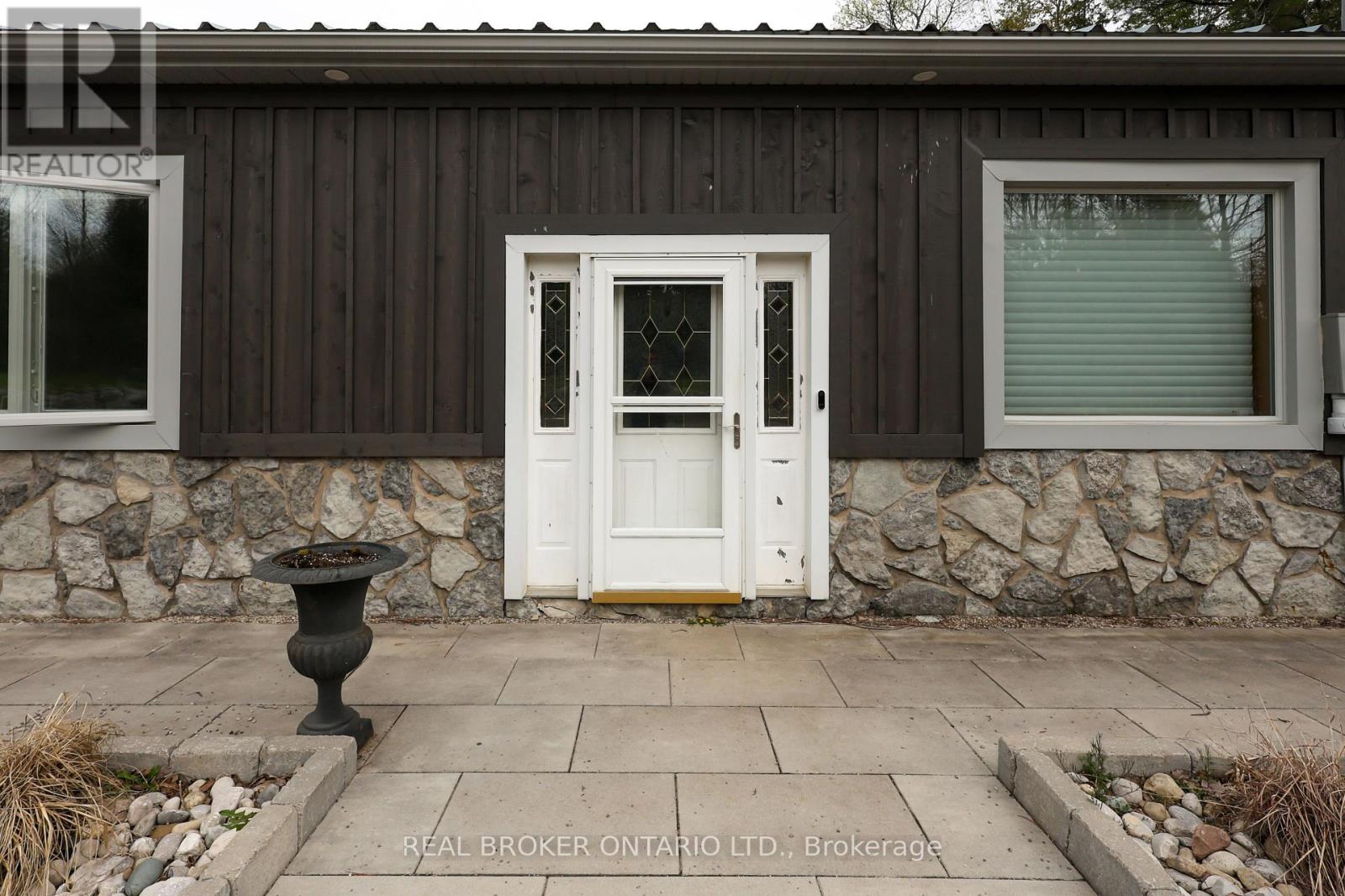 4589 Watson Road S, Puslinch, Ontario  N0B 2J0 - Photo 3 - X13493028