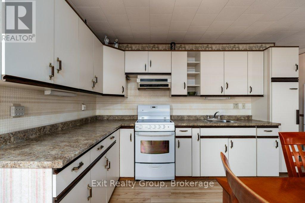 951 Hunt Club Road, Madoc, Ontario  K0K 2K0 - Photo 9 - X13492614