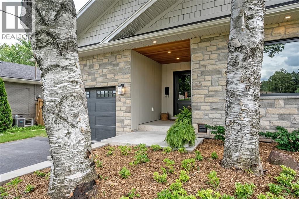 894 Condor Drive, Burlington, Ontario  L7T 3A9 - Photo 2 - 40841946