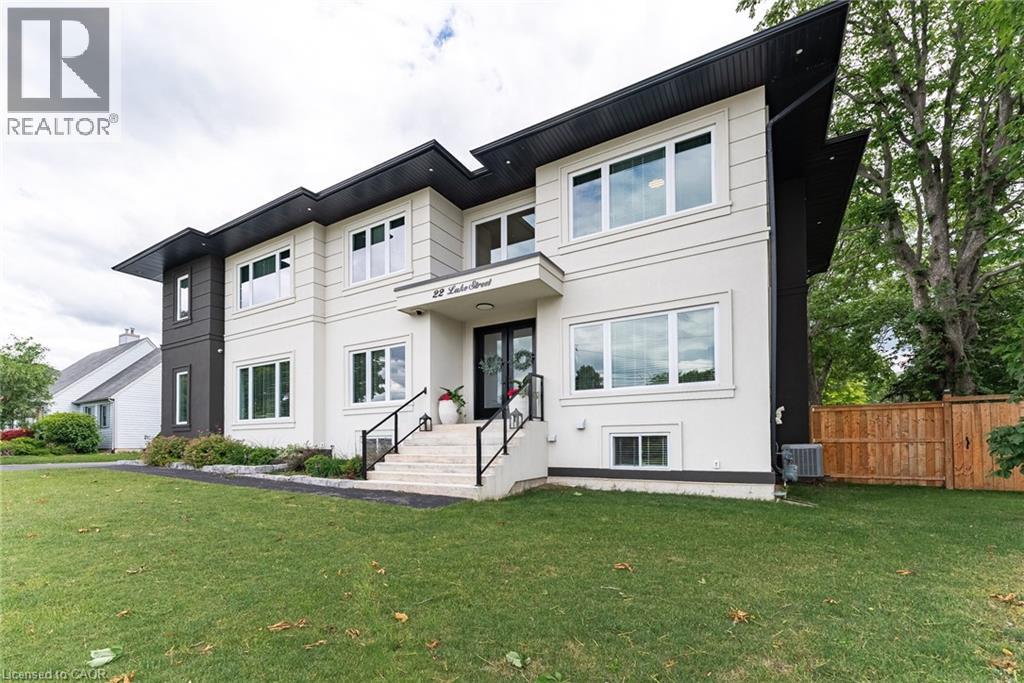 22 Lake Street, Grimsby, Ontario  L3M 2G7 - Photo 3 - 40843313