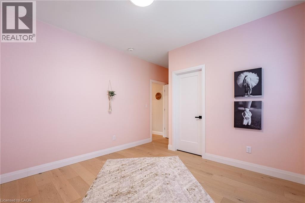 22 Lake Street, Grimsby, Ontario  L3M 2G7 - Photo 35 - 40843313
