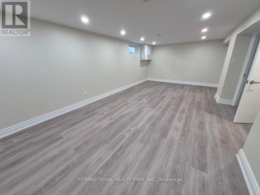 164 Central Park Boulevard S, Oshawa, Ontario  L1H 5W7 - Photo 2 - E13493184