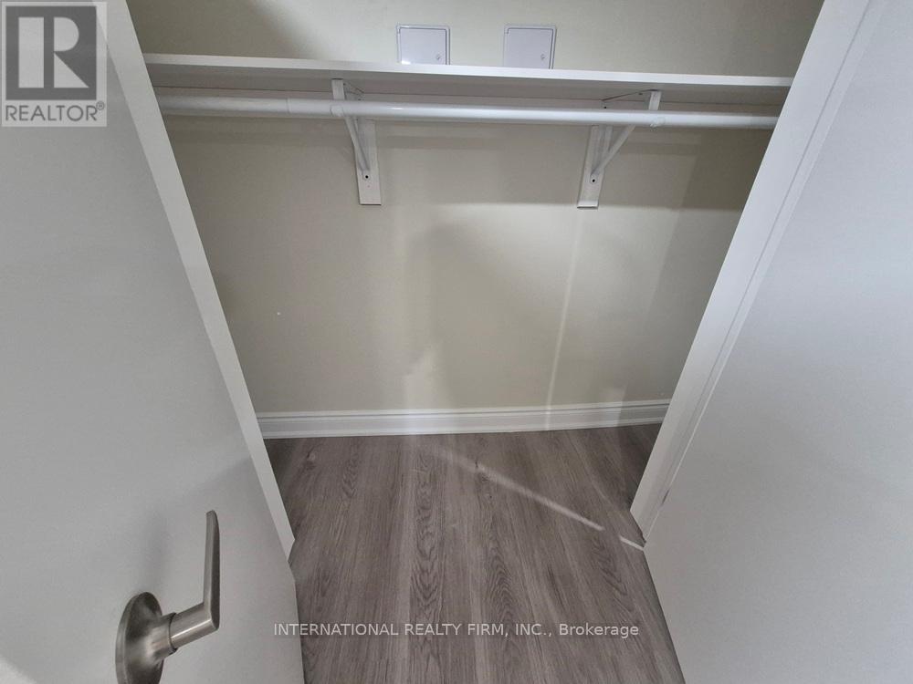 164 Central Park Boulevard S, Oshawa, Ontario  L1H 5W7 - Photo 6 - E13493184