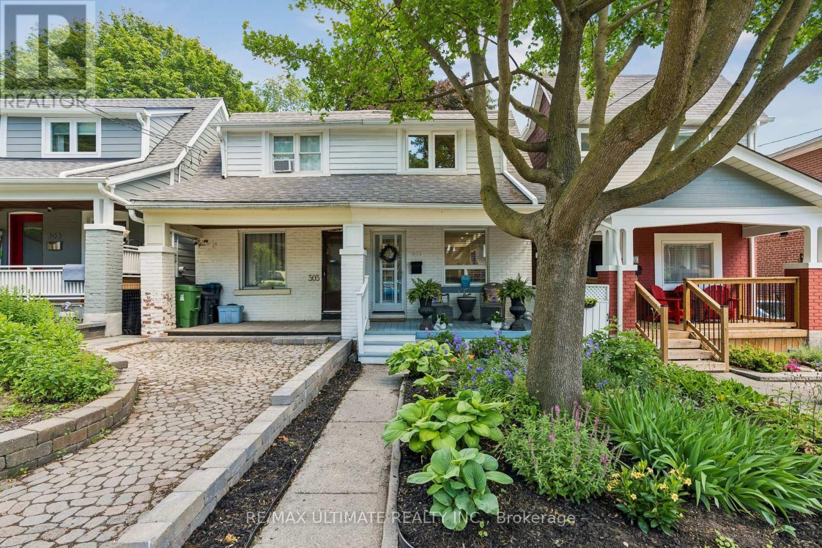 301 KENILWORTH AVENUE, Toronto, Ontario