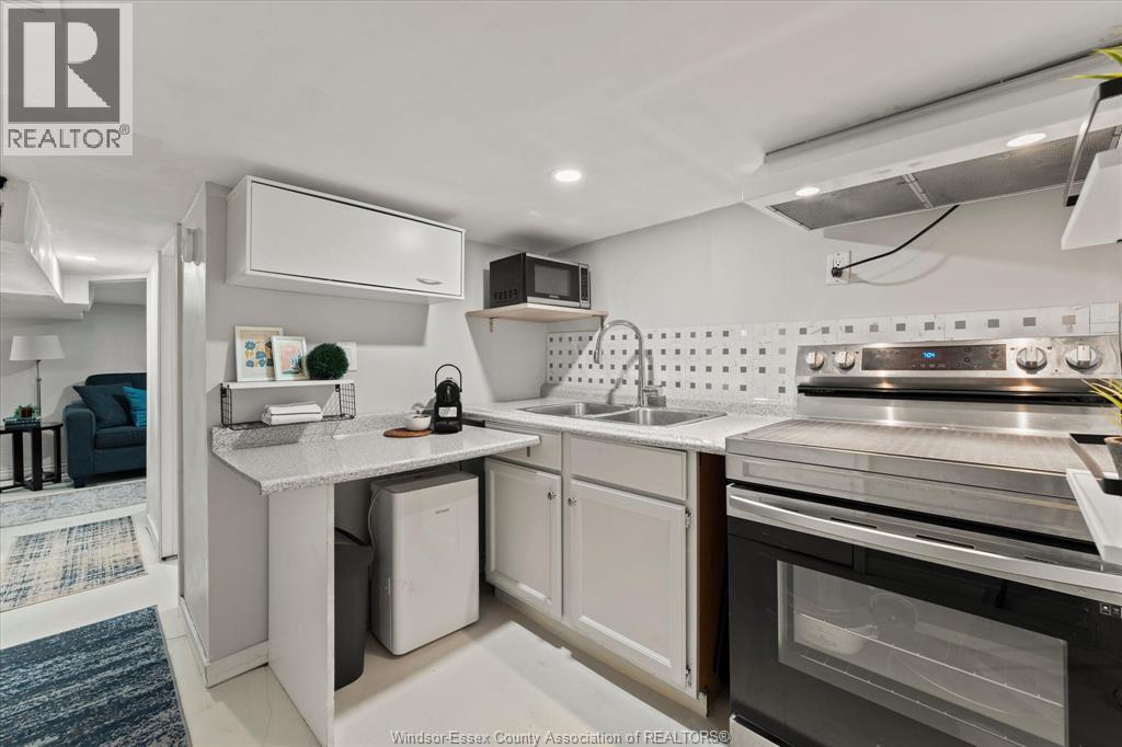 965 Bridge, Windsor, Ontario  N9B 2M9 - Photo 27 - 26015324