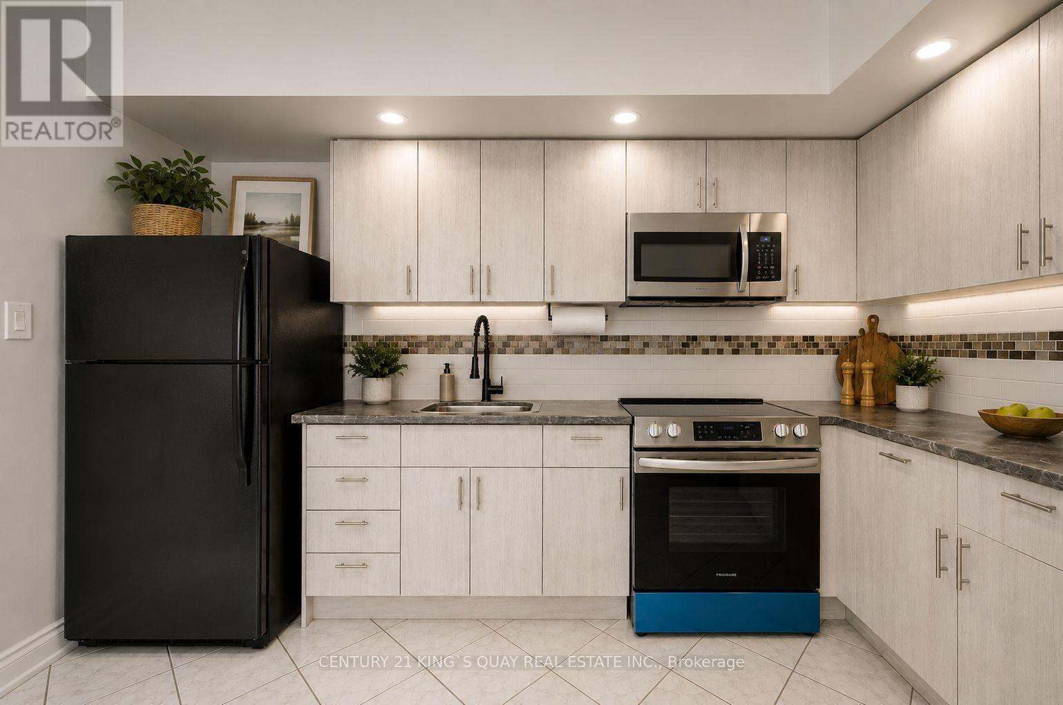 18 Benhur Crescent, Toronto, Ontario  M1H 1P3 - Photo 6 - E13489678