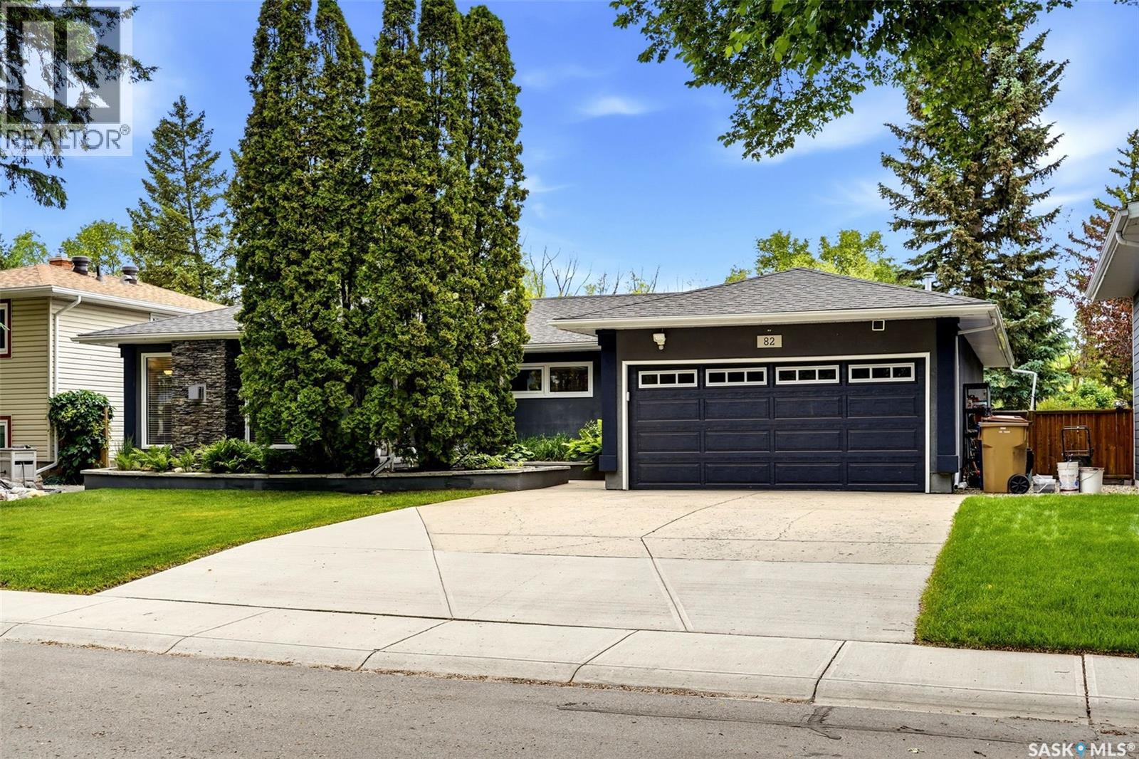 82 Compton Road, Regina, Saskatchewan  S4S 2Y3 - Photo 2 - SK040562