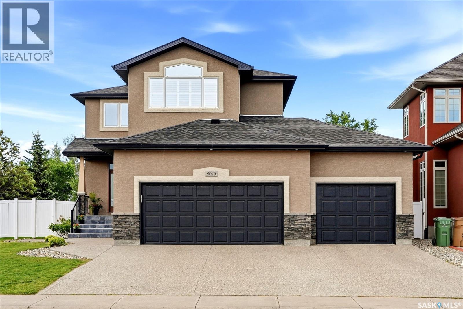 8025 Wascana Gardens Crescent, Regina, Saskatchewan  S4V 1G8 - Photo 1 - SK040560