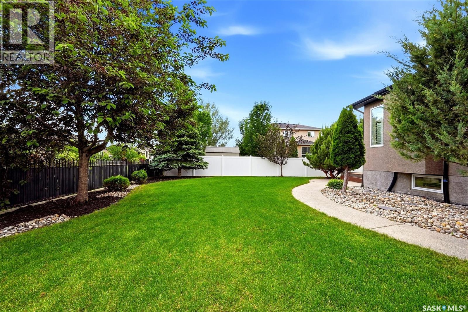 8025 Wascana Gardens Crescent, Regina, Saskatchewan  S4V 1G8 - Photo 48 - SK040560