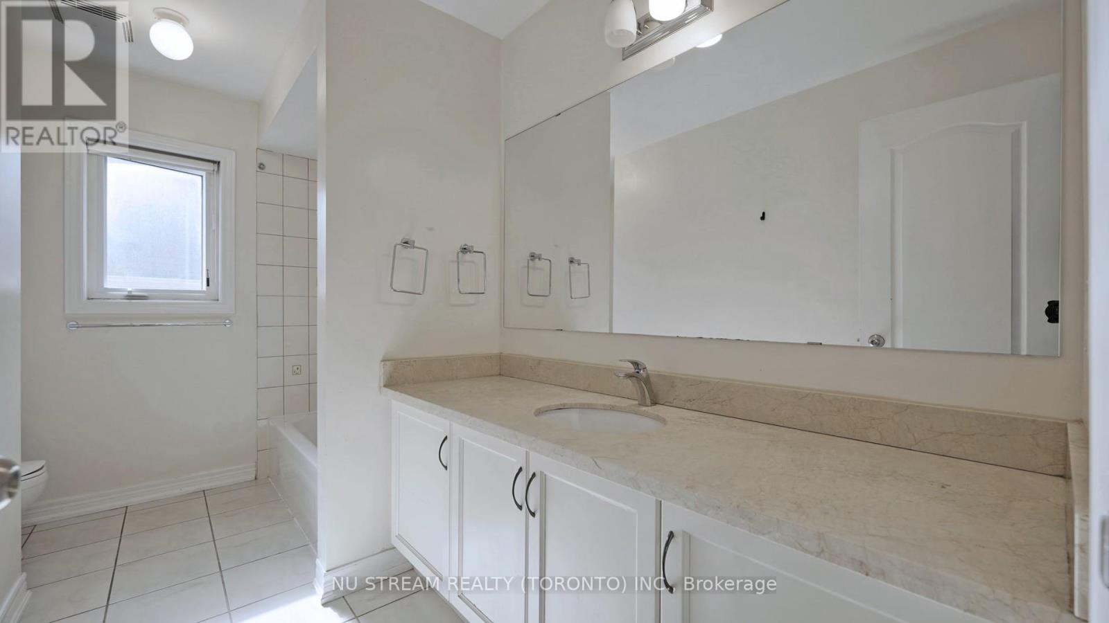 73 Serano Crescent, Richmond Hill, Ontario  L4E 0R8 - Photo 31 - N13493206