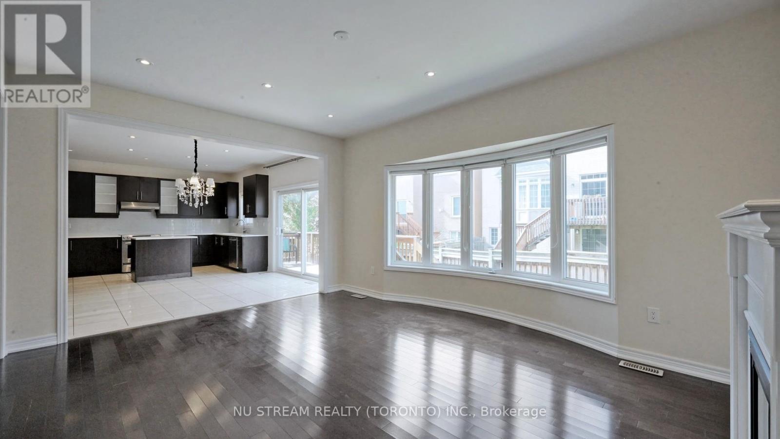 73 Serano Crescent, Richmond Hill, Ontario  L4E 0R8 - Photo 7 - N13493206