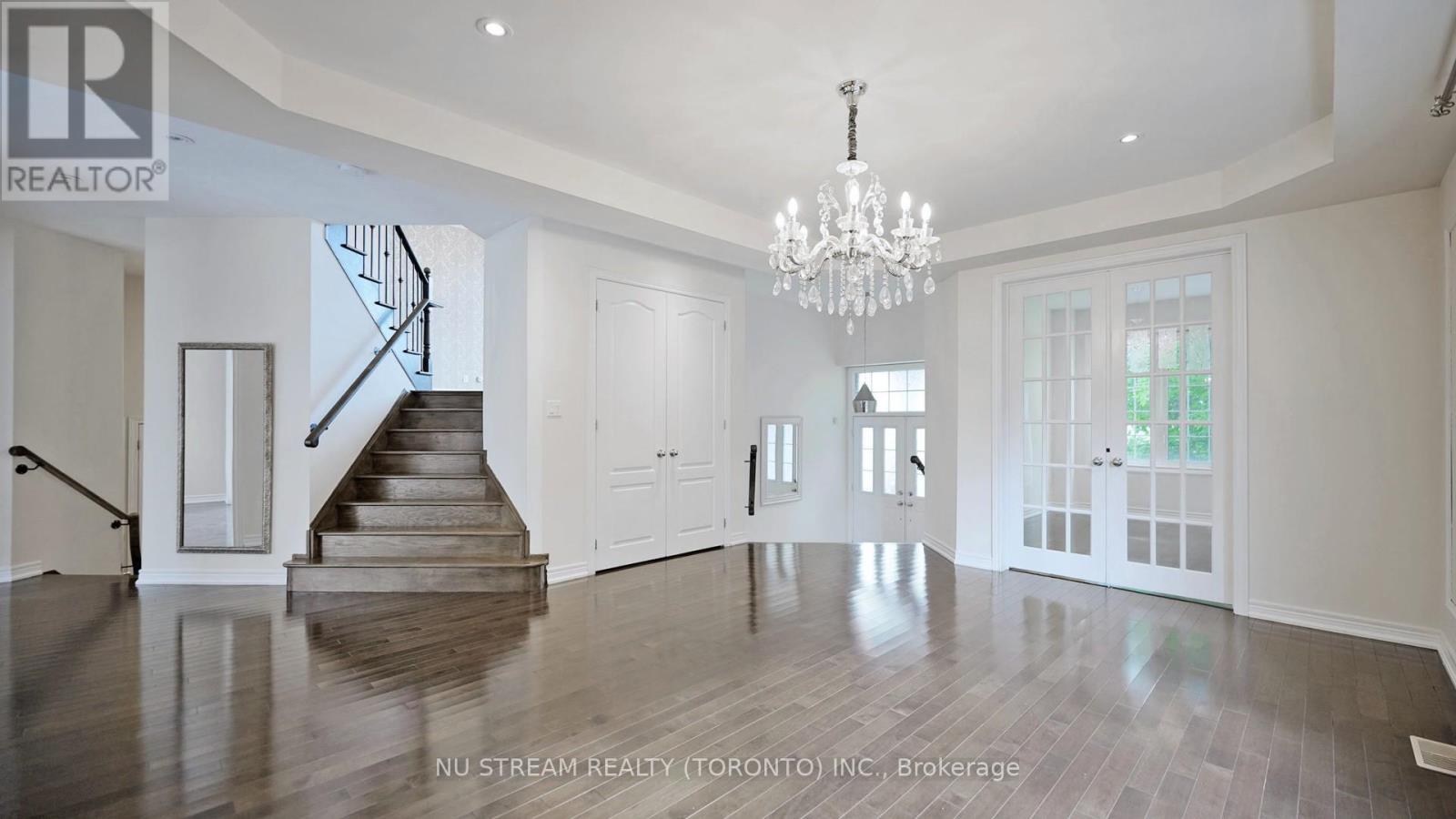 73 Serano Crescent, Richmond Hill, Ontario  L4E 0R8 - Photo 4 - N13493206