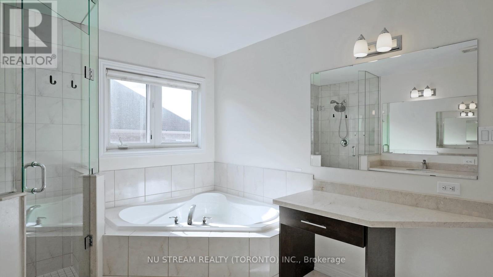 73 Serano Crescent, Richmond Hill, Ontario  L4E 0R8 - Photo 25 - N13493206