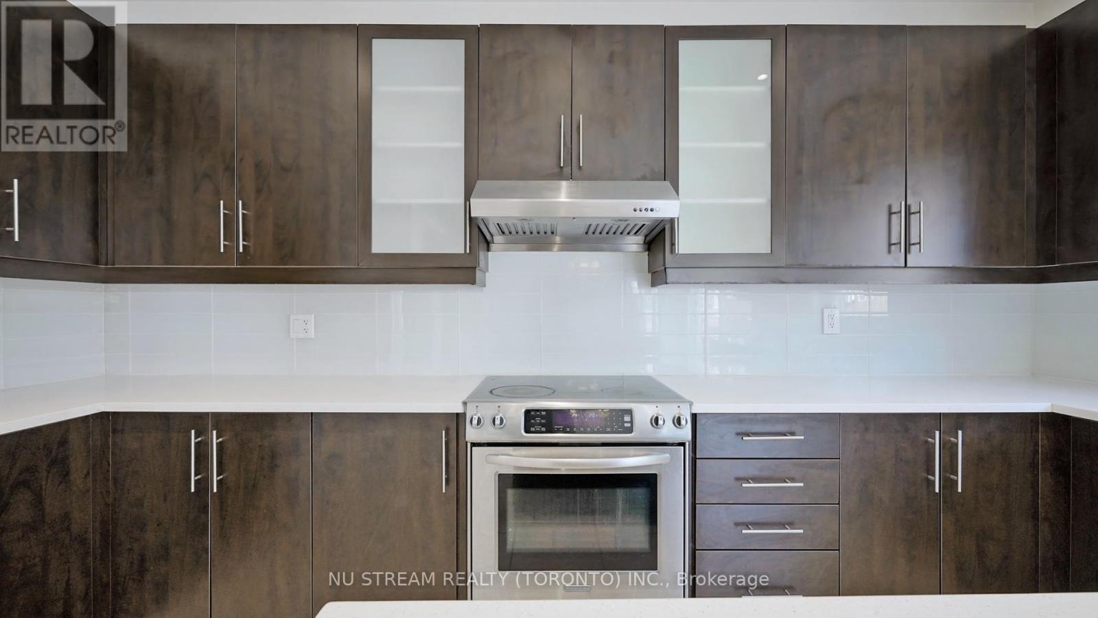 73 Serano Crescent, Richmond Hill, Ontario  L4E 0R8 - Photo 12 - N13493206