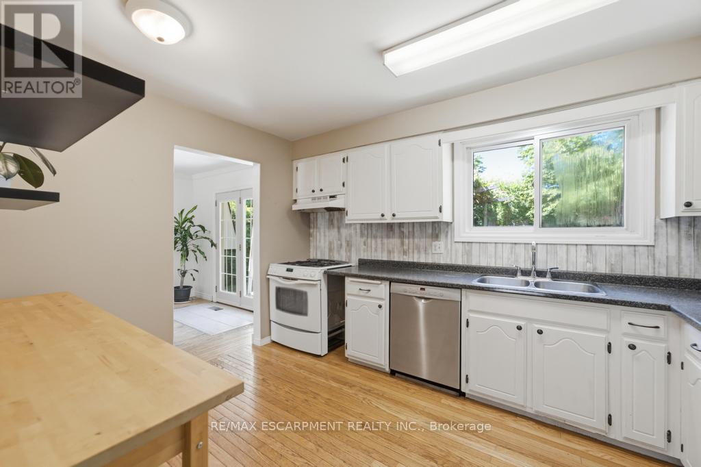 14 Gateway Drive, Guelph, Ontario  N1H 6W8 - Photo 13 - X13493244