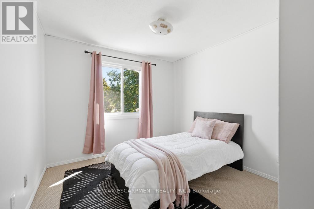 14 Gateway Drive, Guelph, Ontario  N1H 6W8 - Photo 17 - X13493244