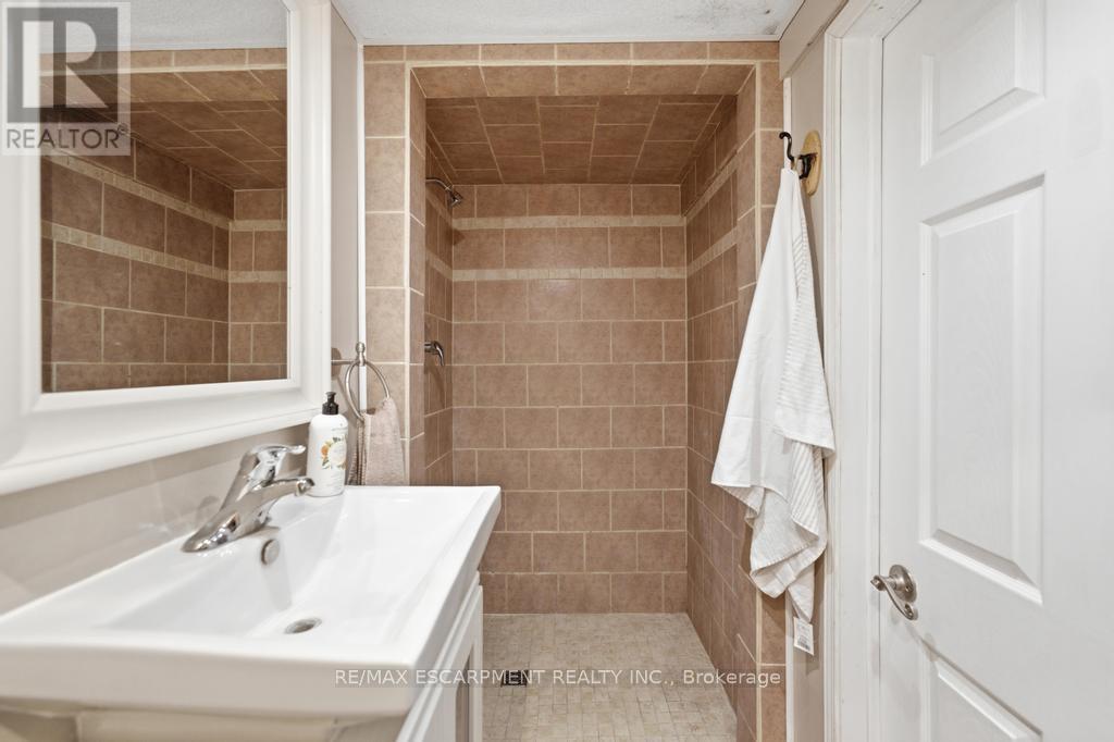 14 Gateway Drive, Guelph, Ontario  N1H 6W8 - Photo 21 - X13493244