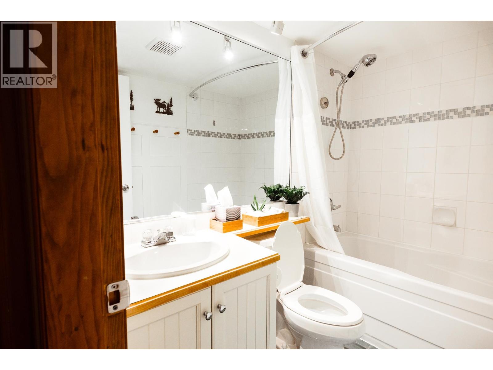 334 4800 Spearhead Drive, Whistler, British Columbia  V8E 1G1 - Photo 25 - R3132163