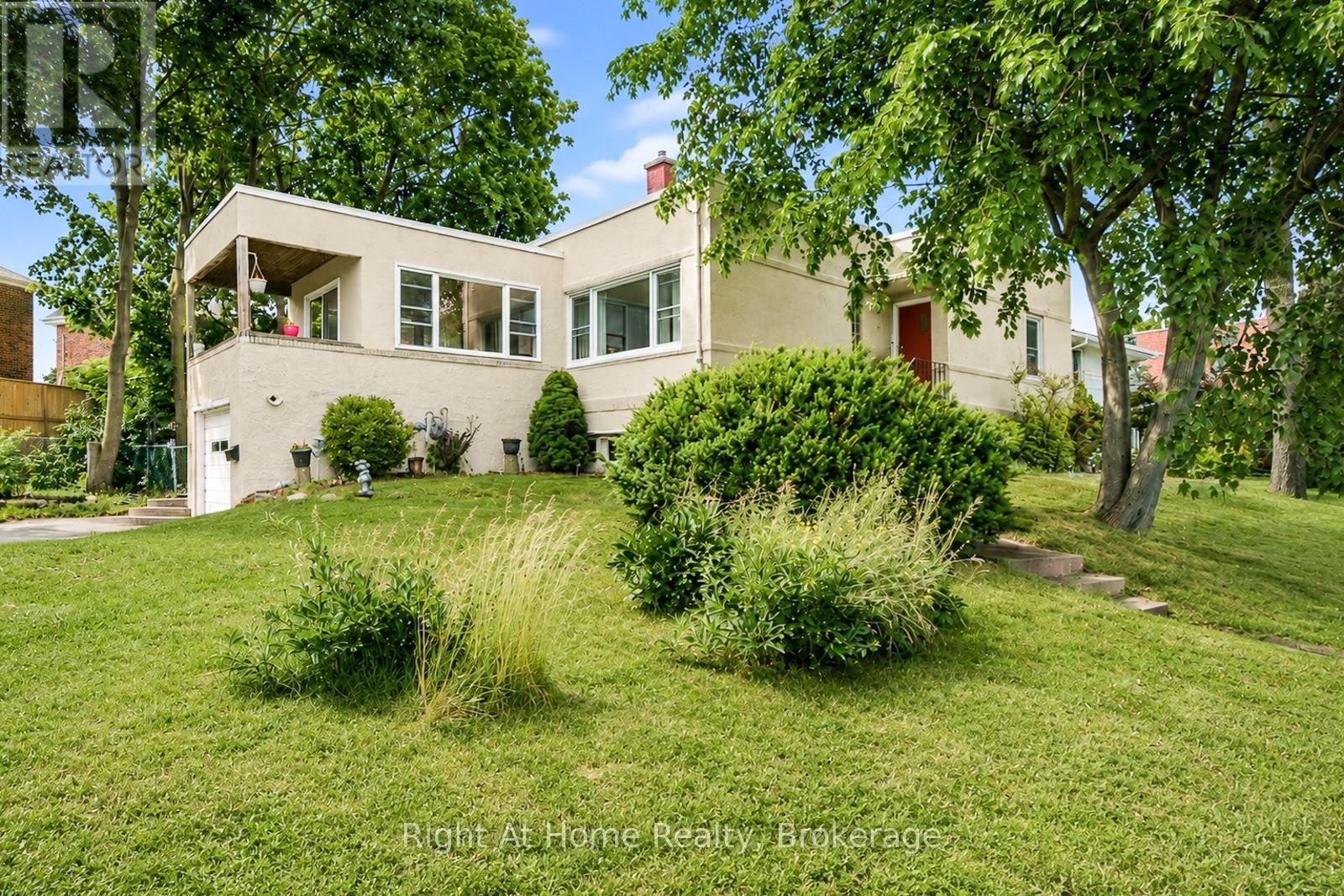 16 Oriole Park Avenue, Belleville, Ontario  K8N 4C7 - Photo 1 - X13493630