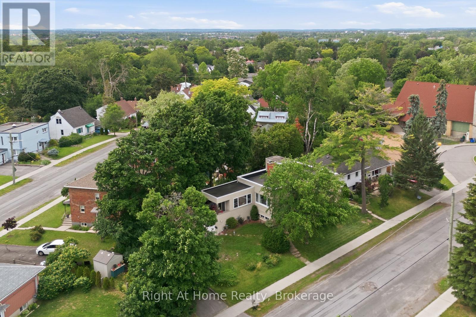 16 Oriole Park Avenue, Belleville, Ontario  K8N 4C7 - Photo 3 - X13493630