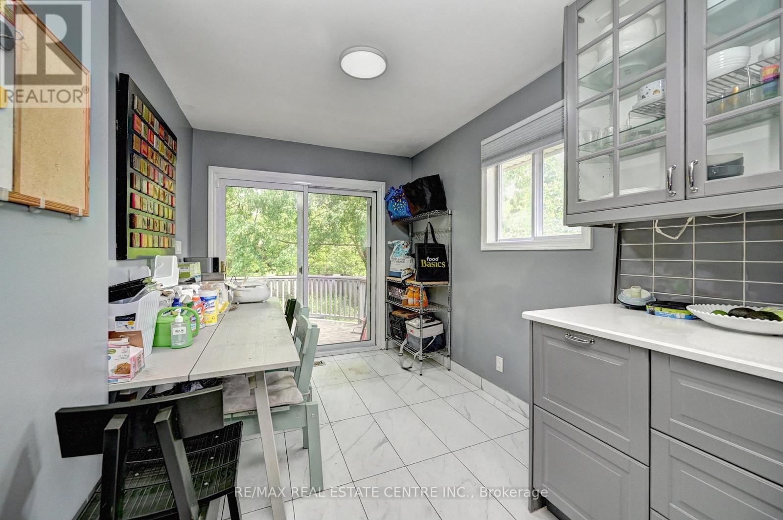 525 Fallingbrook Drive, Waterloo, Ontario  N2L 4N2 - Photo 12 - X13425842