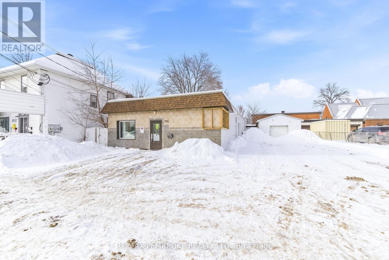 292 Trafalgar Road, Pembroke, Ontario  K8A 5A8 - Photo 9 - X13445272