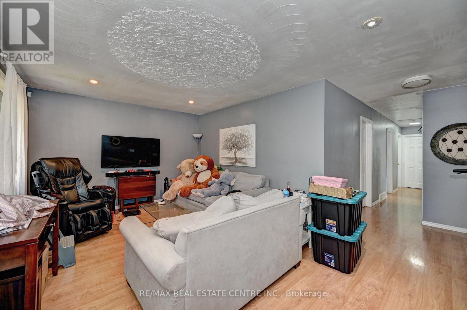 525 Fallingbrook Drive, Waterloo, Ontario  N2L 4N2 - Photo 7 - X13425842