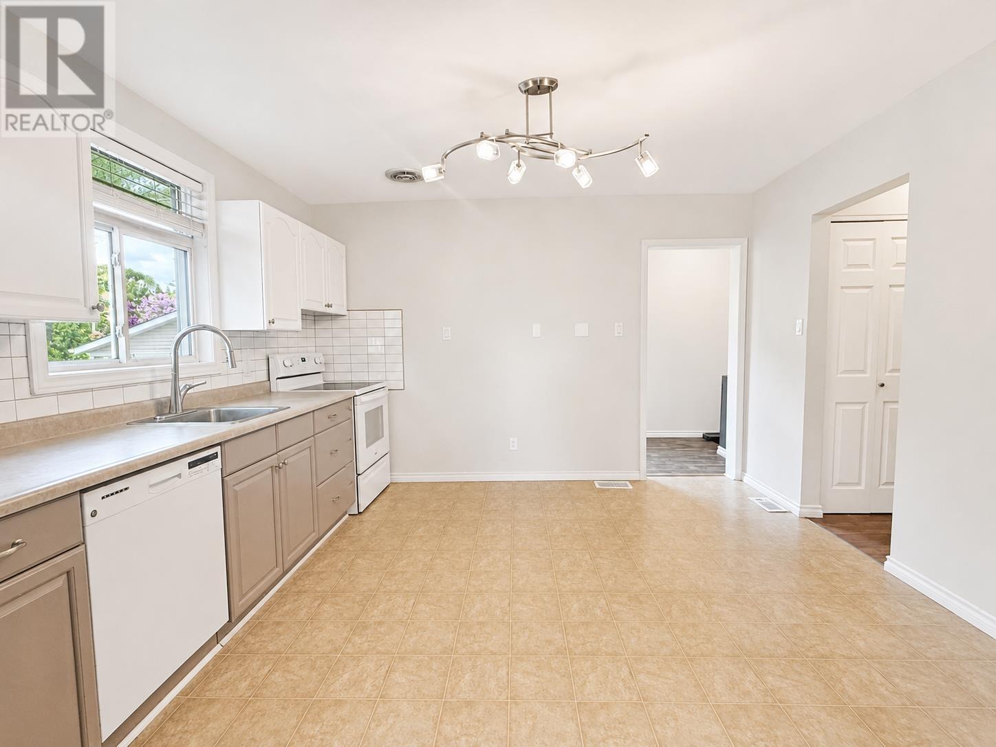 102 Kenogami Ave S, Thunder Bay, Ontario  P7B 4R7 - Photo 12 - TB2601595